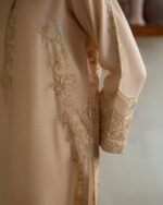 PAKISTANI BRUNETTE BEIGE DRESS. - Image 3